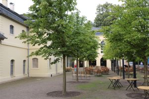 Biergarten im Sommer