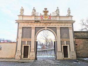 Figuren auf dem Triumphtor