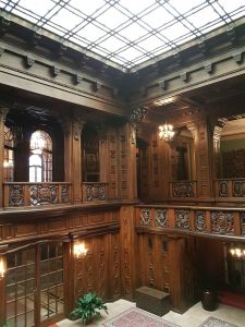 Glasdach über der Halle