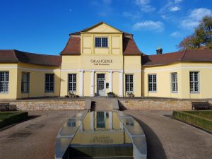 Orangerie und Schnitzelschmiede