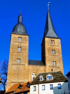 Rote Spitzen im Abendlicht